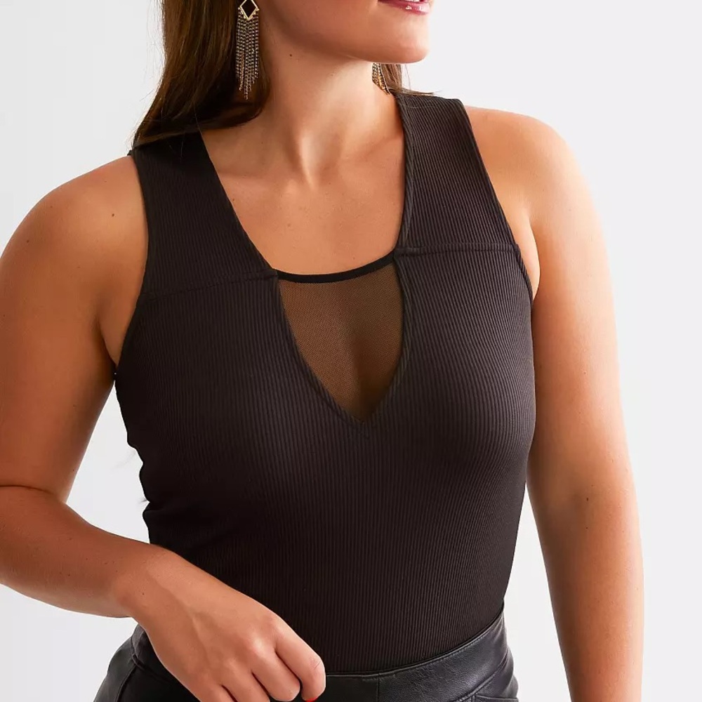 Buckle| Red by BKE Sleeveless V-Neck Women's Tank Blouse!